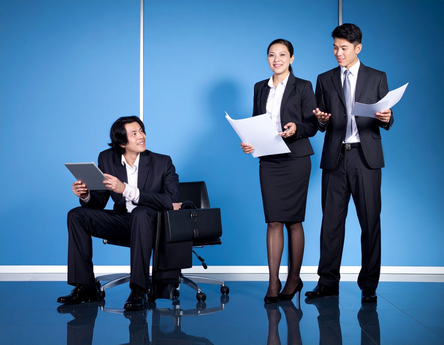 Firefly_與同事互相溝通,工作順利 671757.jpg